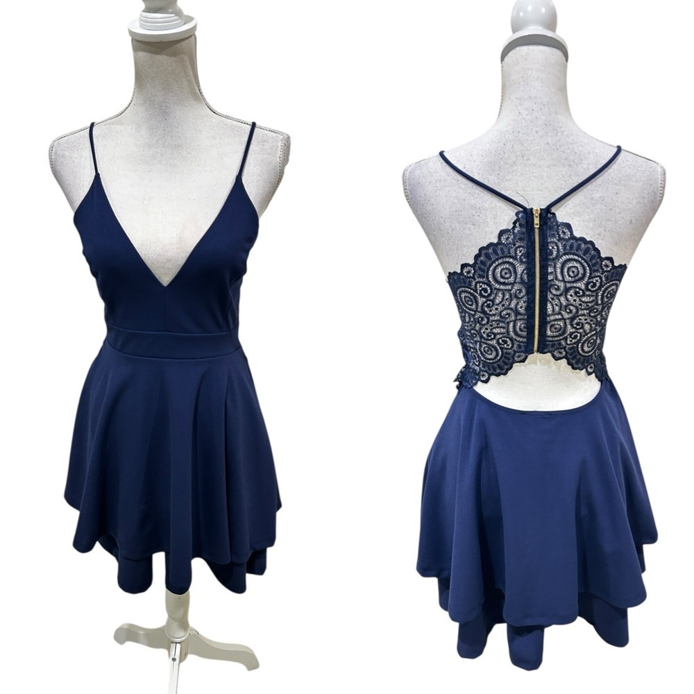 Lovely Day Navy Lace-Back deep v neck skater tiered mini stretch Dress medium